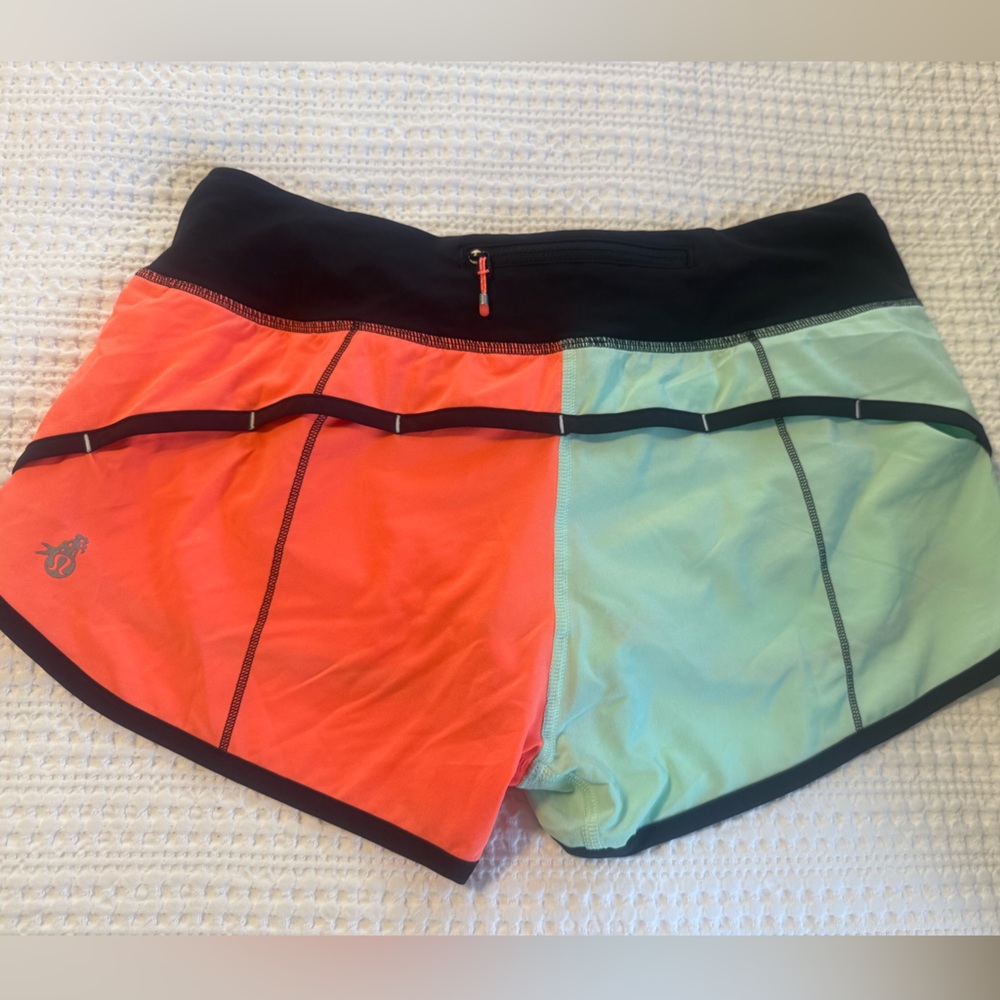 lululemon Seawheeze 2013 SE Speed Shorts Size 6 2.5” VEUC